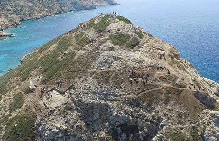 Археологическое открытие в Греции: «Водопровод в пирамиде на острове Керос».