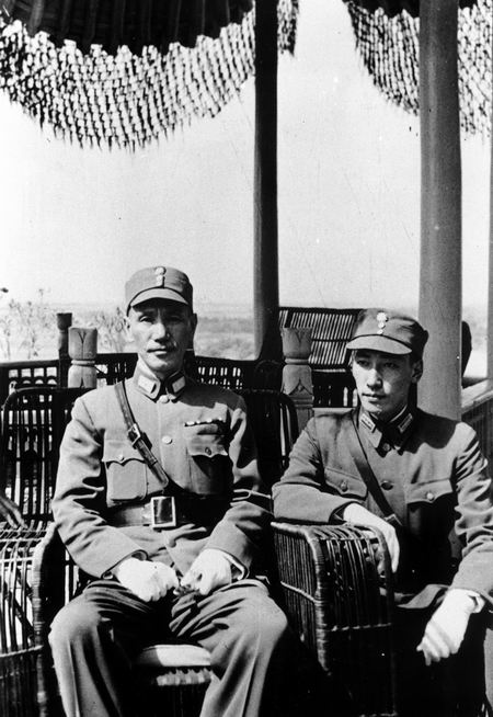 Цзян Чжунчжэн и Цзян Вэйго.  / Фото: www.wikimedia.org