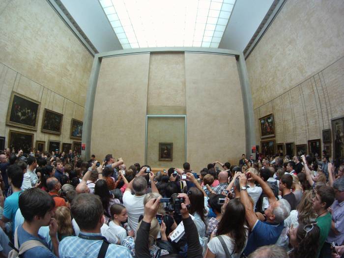 У портрета Моны Лизы в Лувре. / Фото: www.explosion.com