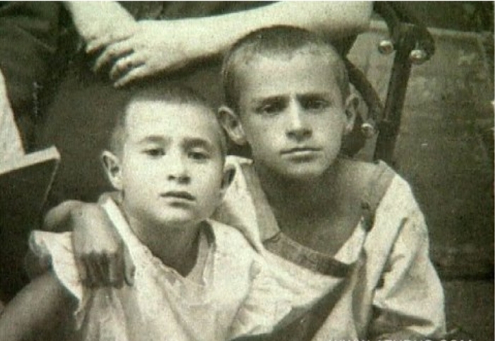 Зиновий Гердт с братом. / Фото: www.pokazuha.ru