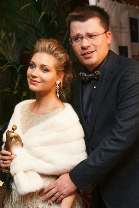 Кристина Асмус и Гарик Харламов. / Фото: www.starhit.ru