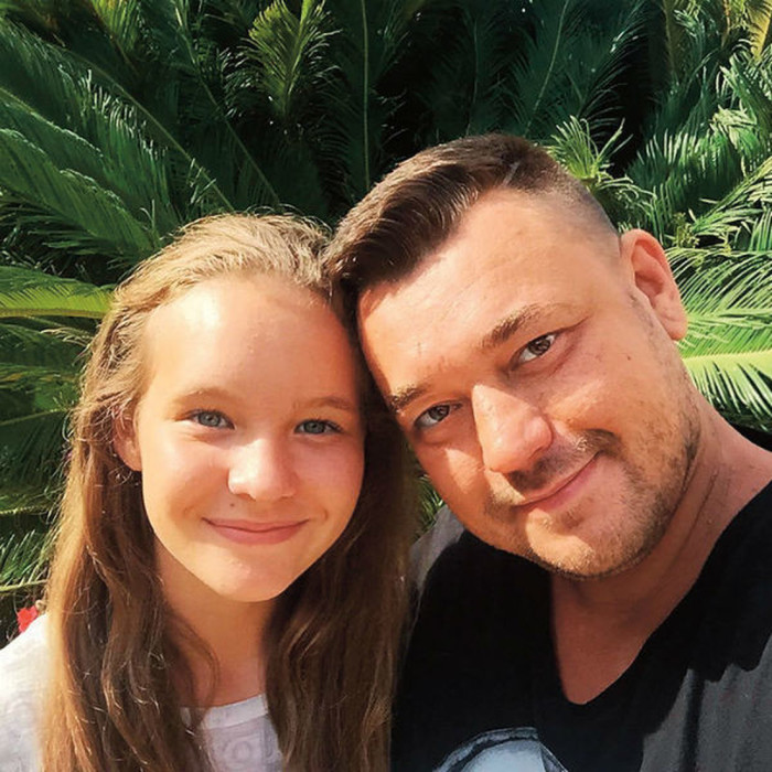 Сергей Жуков показал свою 22-летнюю дочь, живущую в США