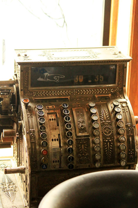 Старинный кассовый аппарат. / Фото: www.atlasobscura.com