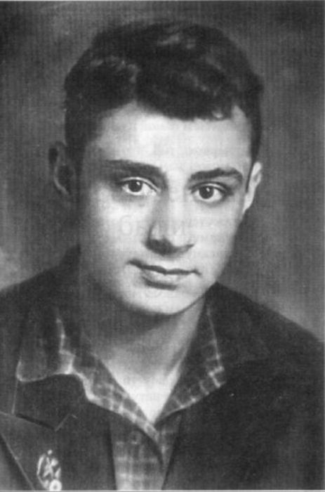 Эдуард Асадов в июне 1941 года. / Фото: www.fastpic.ru