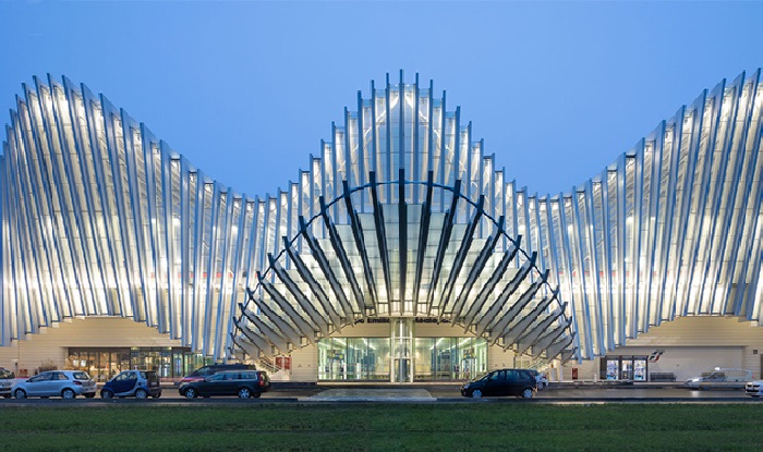 Ж\Д станция Реджио-Эмилия или «белые волны Калатрава» в Италии. Архитектор: Santiago Calatrava.