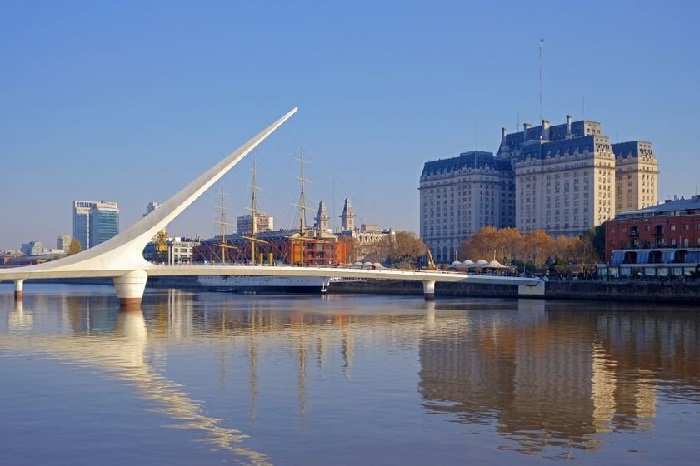 Мост Женщины в Буэнос-Айресе, Аргентина. Архитектор: Santiago Calatrava.