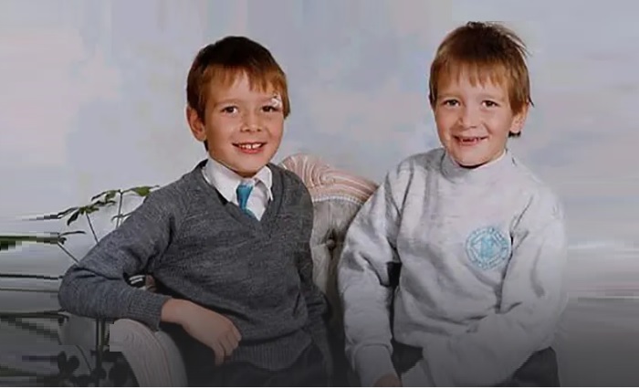 Братья-близнецы Оливер и Джеймс Фелпс в детские годы.