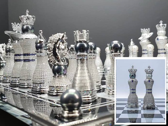 Королевский бриллиантовый комплект шахмат.