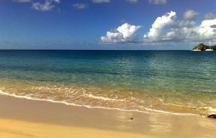«Xanadu 2,0». Пляж, для которого песок завозят с Карибских островов.