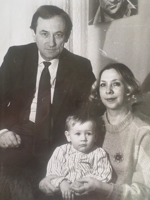 Богдан Ступка с женой и сыном.