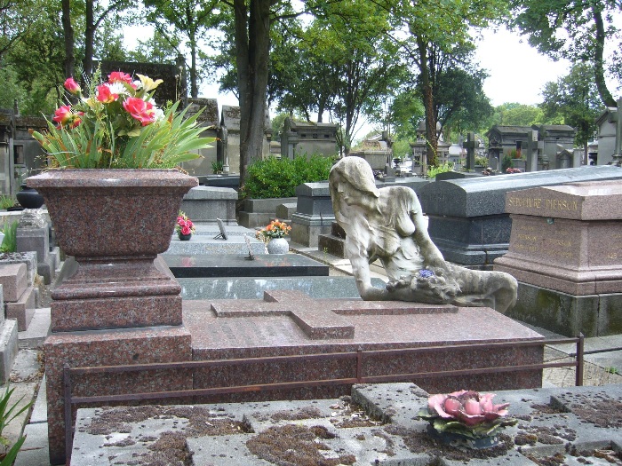 Надгробие Клео де Мерод.
