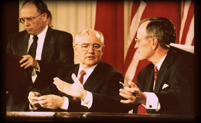 Президент США Джордж Буш — старший и президент СССР Михаил Горбачев в Белом доме, 1 июня 1990 года.
