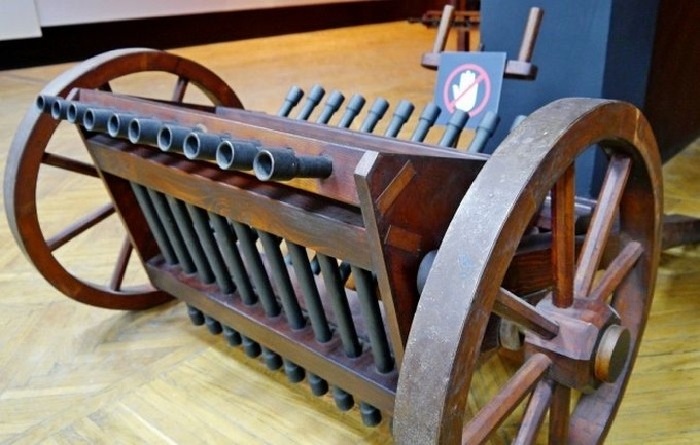 Прототип пулемета, изготовленный по чертежам Леонардо да Винчи.