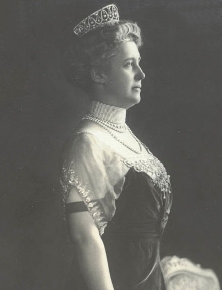Герцогиня Хильда Люксембургская в диадеме