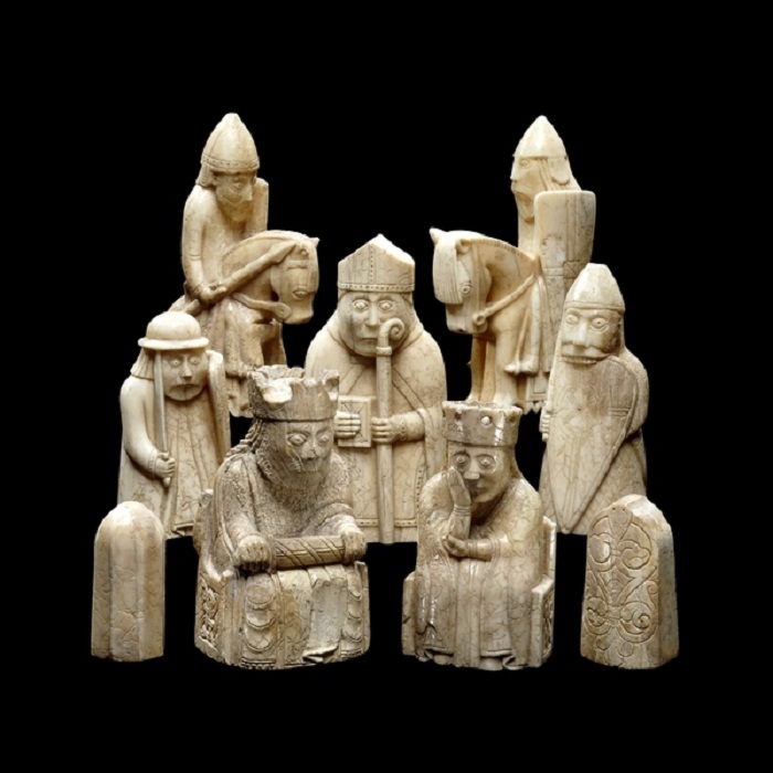 Шахматные фигуры скандинавского прикладного искусства, найденные в 19 веке на острове Льюис.