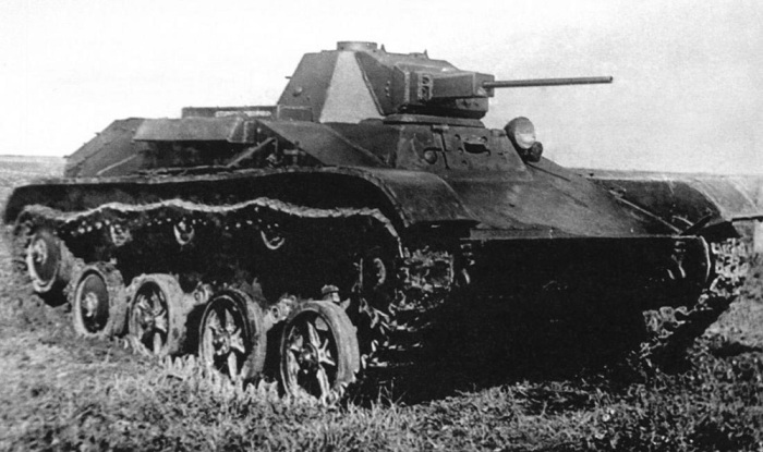 Легендарный танк «Малютка». /Фото: sun9-72.userapi.com
