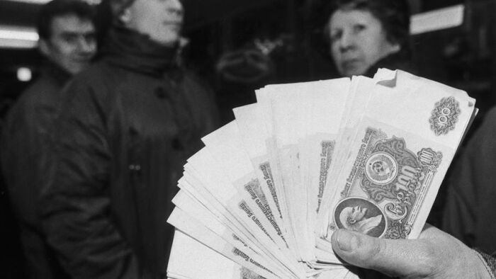 На смену старым деньгам пришел российский рубль. /Фото: img.gazeta.ru