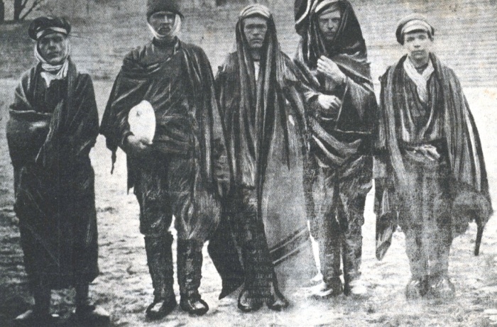 Пленные красноармейцы, 1920 год. /Фото: img-fotki.yandex.ru
