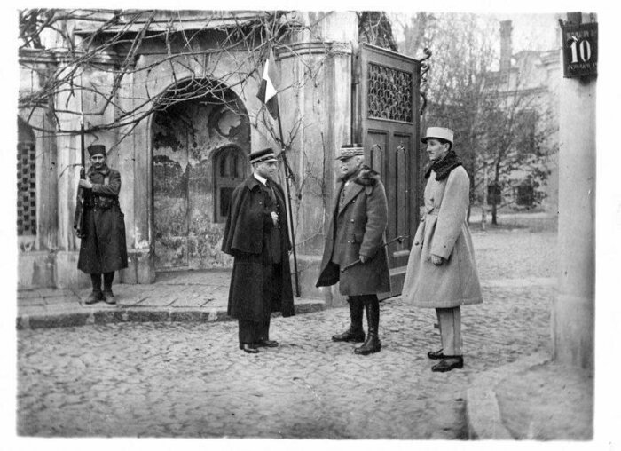 Европейские интервенты в Одессе, 1918 год. /Фото: img-fotki.yandex.ru