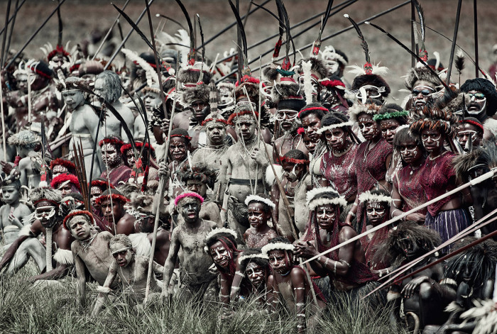 Иностранцы не смогли принести мир папуасам. /Фото: img-fotki.yandex.ru