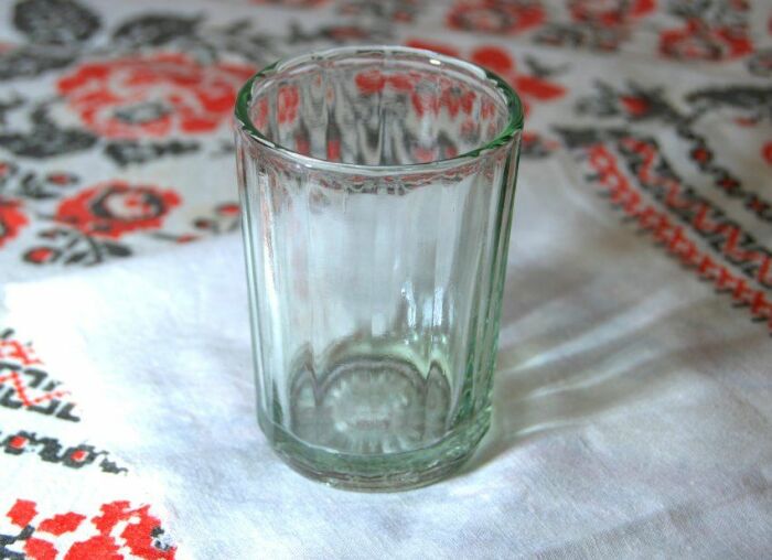 В восьмидесятые годы стаканы стали часто взрываться от высокой температуры. /Фото: newsib.net