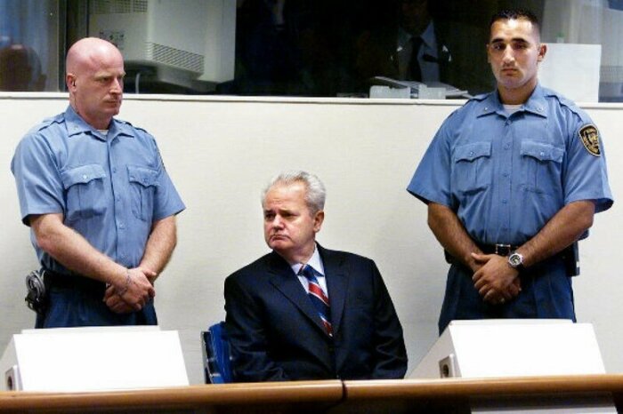 После смерти с Милошевича сняли все обвинения. /Фото: avatars.dzeninfra.ru