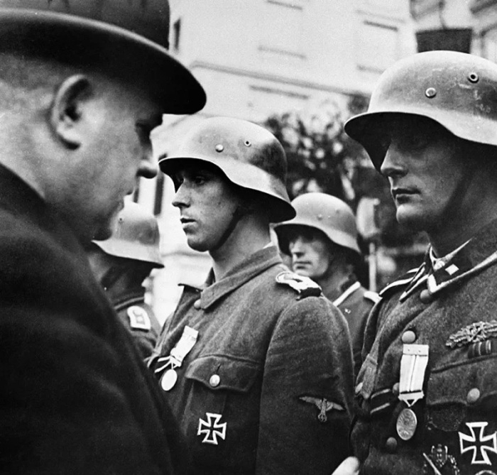 Словацкие нацисты предпочитали сдаваться в плен. /Фото: avatars.mds.yandex.net