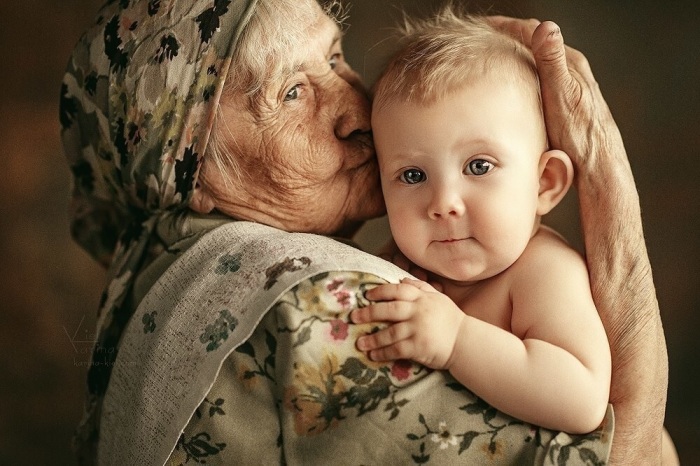 Чтобы назвать ребенка в честь бабушки, следовало придерживаться особых правил. /Фото: i.mycdn.me
