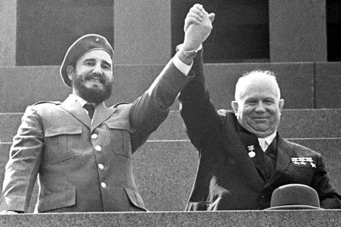 Фидель Кастро смог убедить Хрущёва, что только ядерные боеголовки в силах противостоять американской экспансии на остров. /Фото: sun9-36.userapi.com