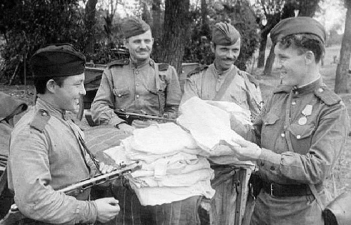 Чистое белье перед боем в советской армии старались не надевать. /Фото: i.pinimg.com