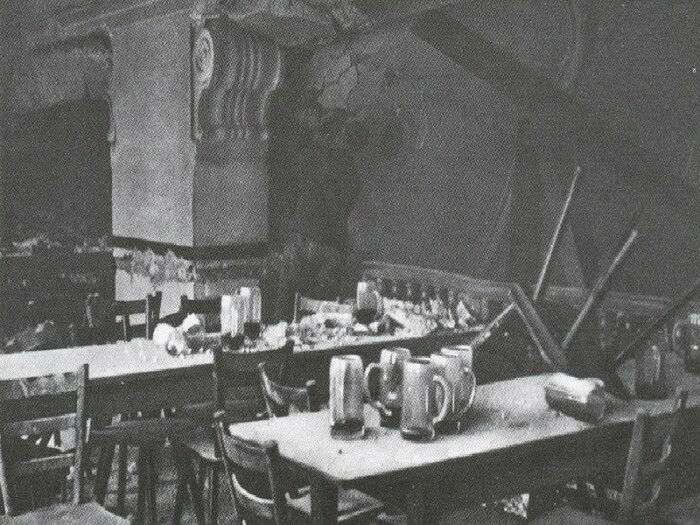 Взрыв в пивоварне во время пивного путча в 1939 году. /Фото: i.pinimg.com