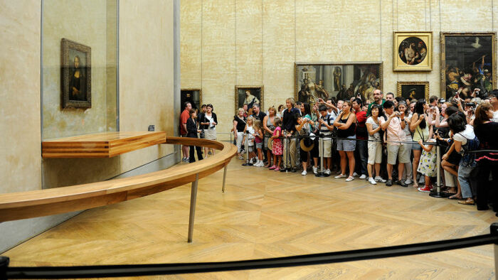 «Мона Лиза» хранится в Лувре и считается бесценной картиной/ Фото: https://www.gazeta.ru/   