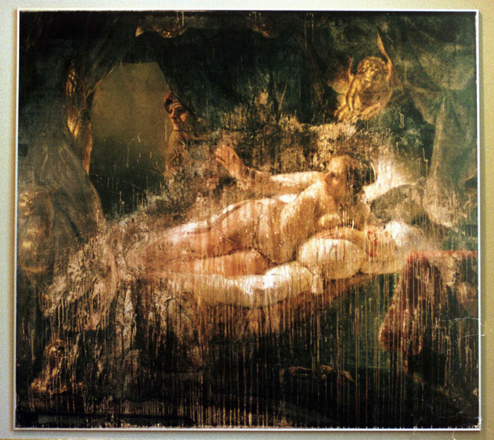 Без бронированного стекла облить картину Рембрандта было несложно./Фото: phototass2.cdnvideo.ru