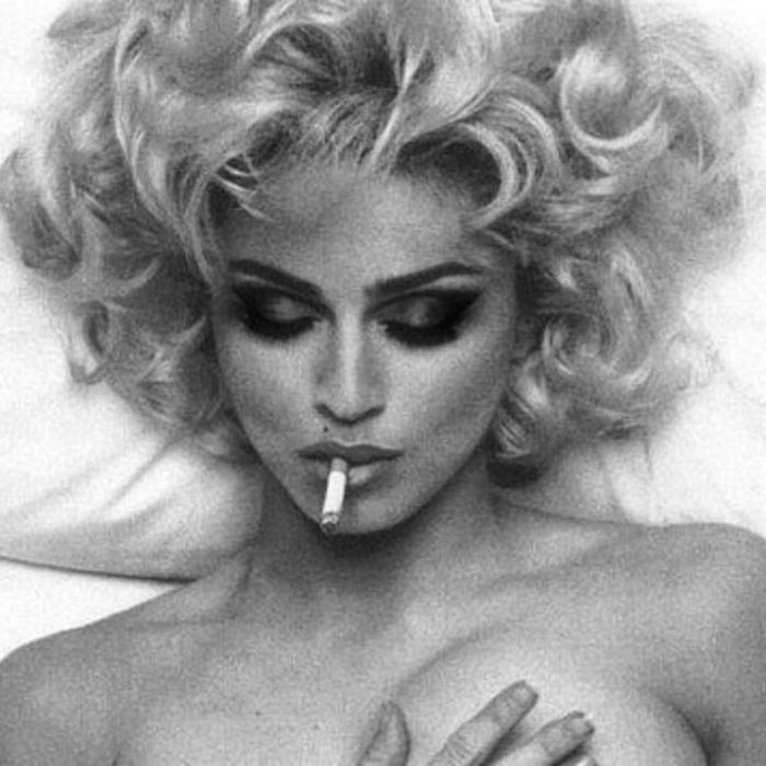 Молодая Мадонна в обнаженной фотосессии с сигаретой./Фото: f4.bcbits.com