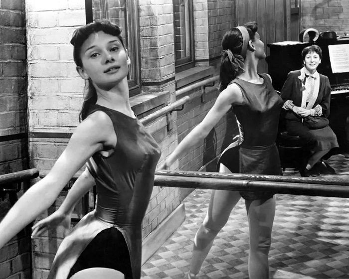 Одри Хепберн собиралась стать балериной, а не киноактрисой.
