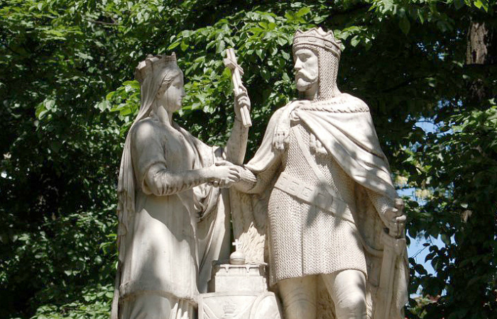 Польский памятник союзу Ядвиги и Ягайло