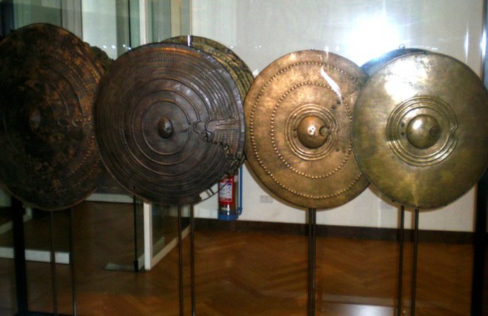 Ритуальные щиты из Дании Бронзового века.