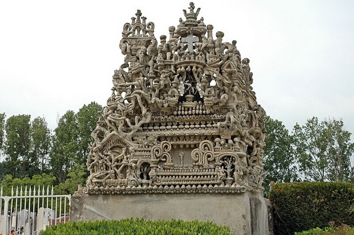 Гробница Фердинанда Шеваля.