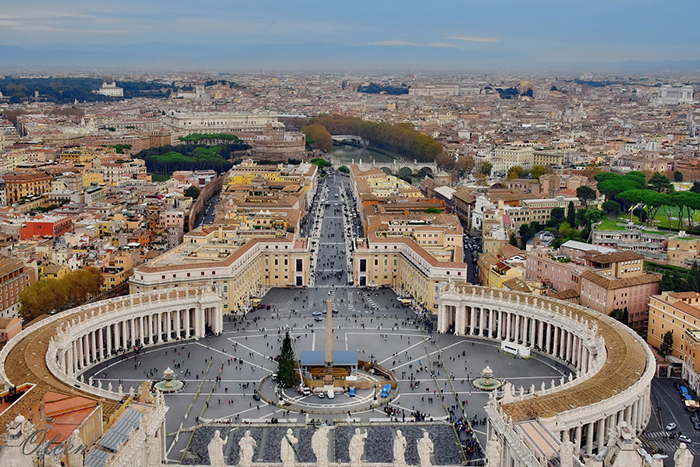 Площадь Святого Петра в Риме.