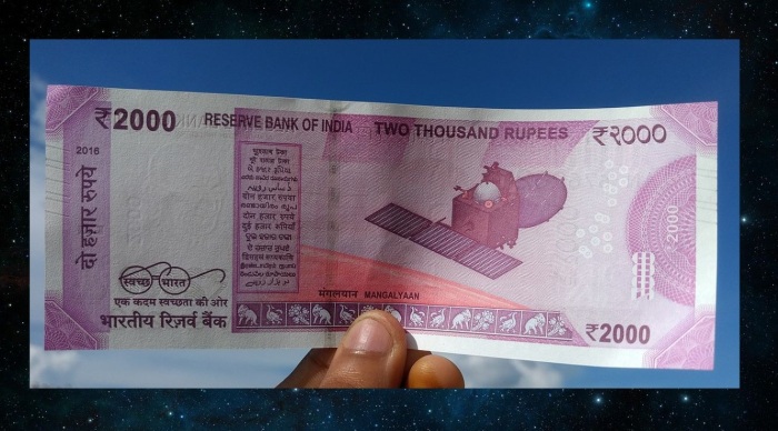 Банкнота с изображением космической станции марсианской миссии Индии.