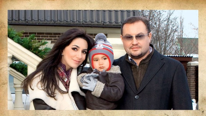 Зара со вторым мужем, чиновником правительства Москвы.