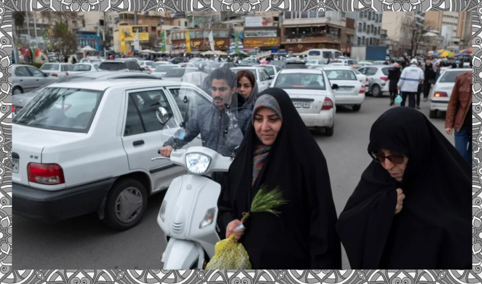 Иранцы требуют соблюдения дресс-кода не только от своих женщин, но и от туристок