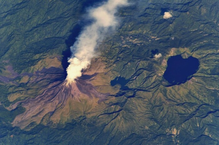 Вулкан на острове. /Фото: obshe.net