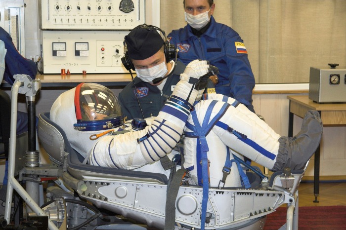 Подготовка космонавта. /Фото: wikimedia.org/
