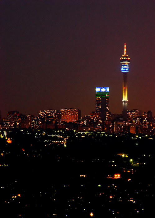 Понте-Сити на фоне вечернего города. /Фото: wikipedia.org