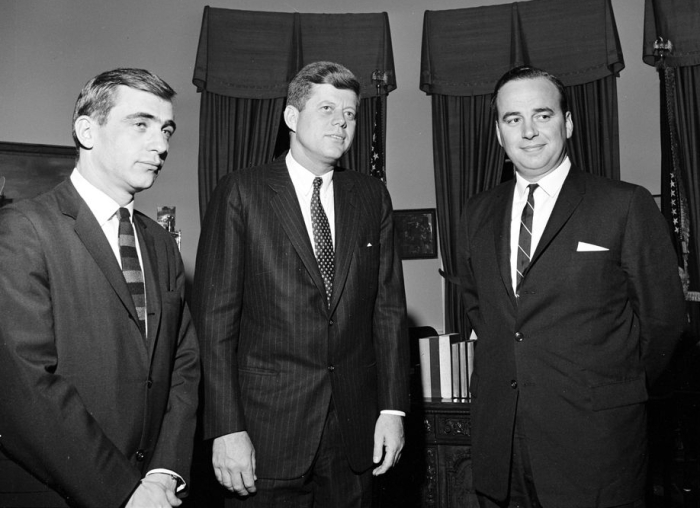 Мердок с президентом Кеннеди. 1961 год. /Фото: www.jfklibrary.org