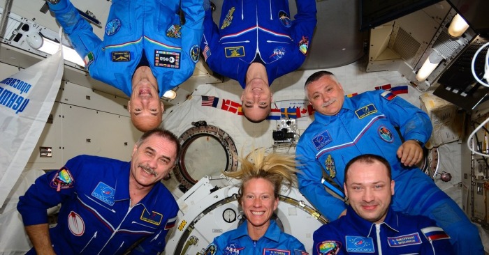 Космонавты и грузы стали переносчиками бактерий. /Фото: flectone.ru