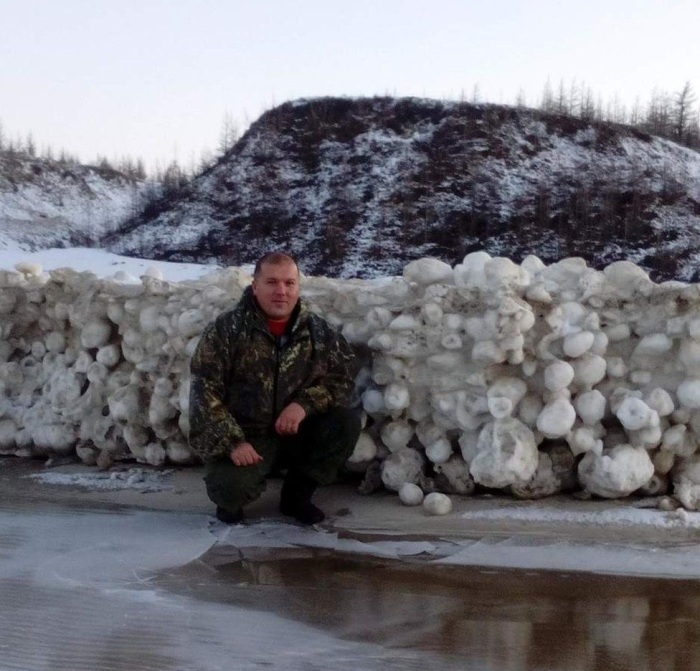 Селфи на фоне ледяных шаров. /Фото: Алексей Примак