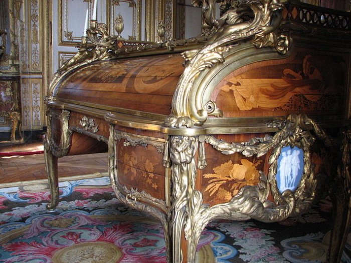 Цилиндрический секретер короля Людовика XV, Версаль