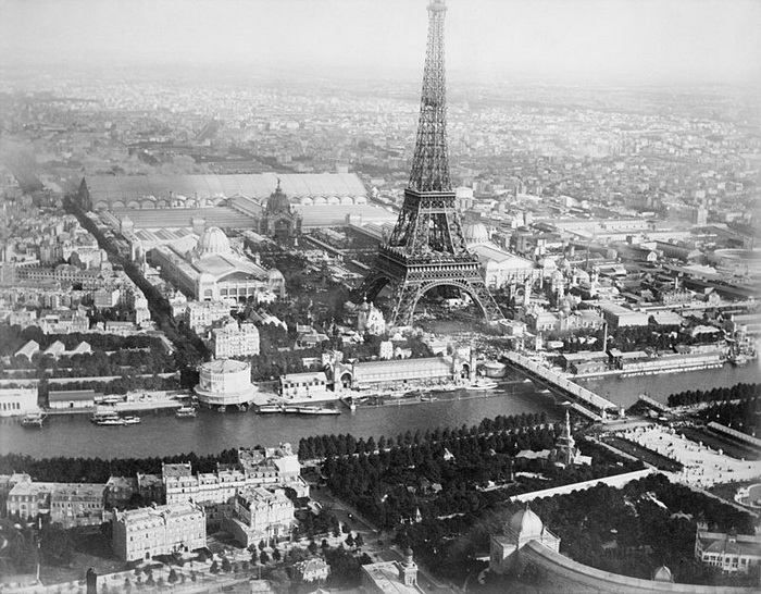 В 1889 году в Париже проходила Всемирная выставка